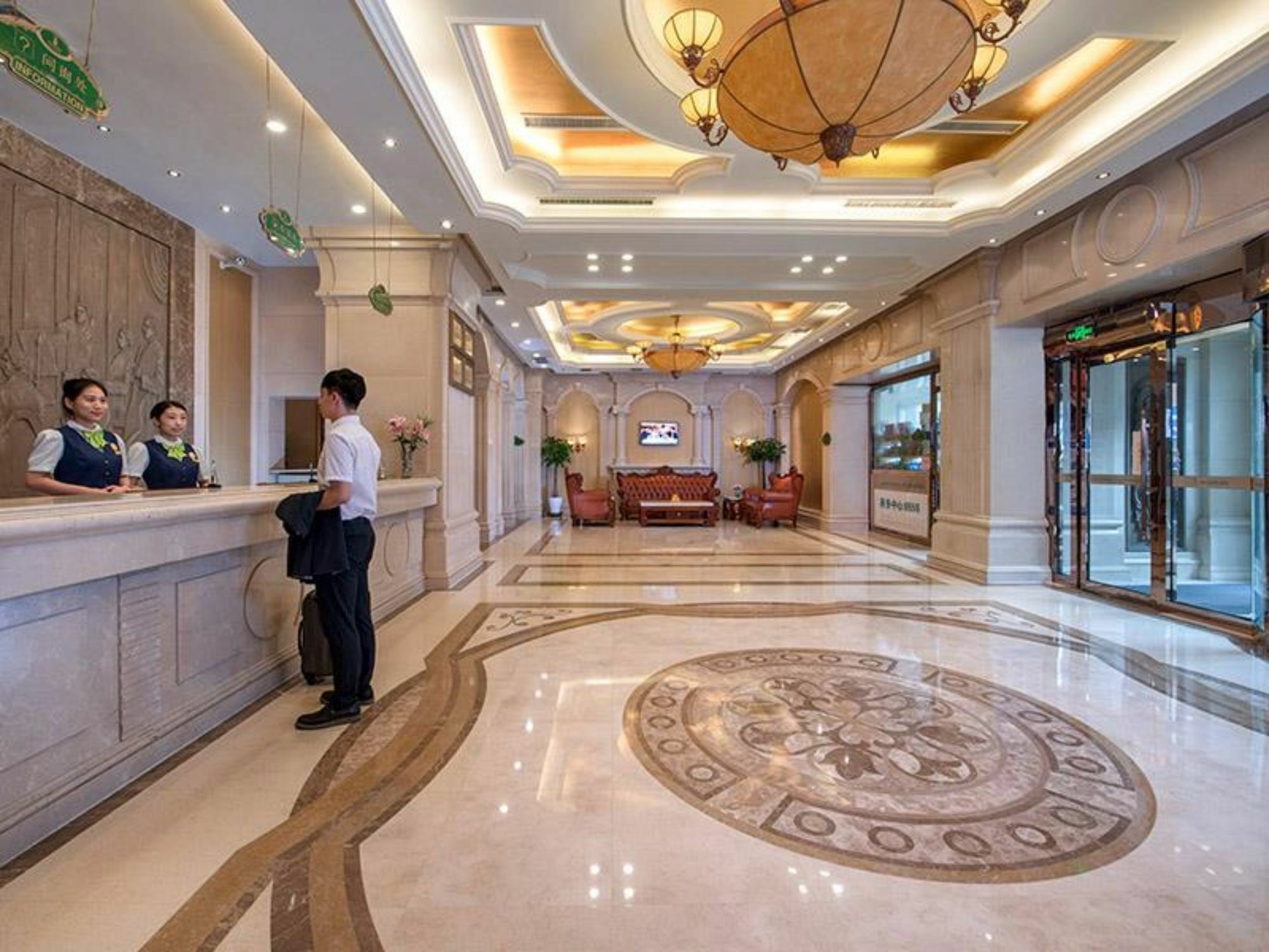 Vienna International Hotel Shenyang Railway Station Eksteriør bilde